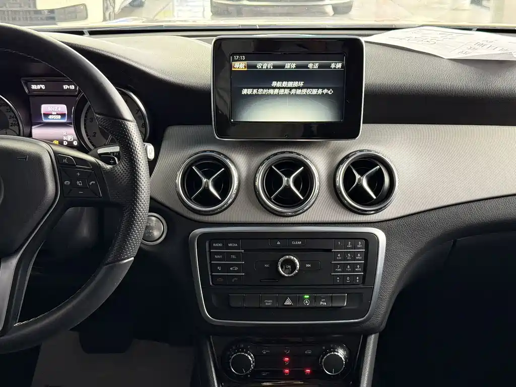Mercedes-Benz GLA 2016 — фото 11