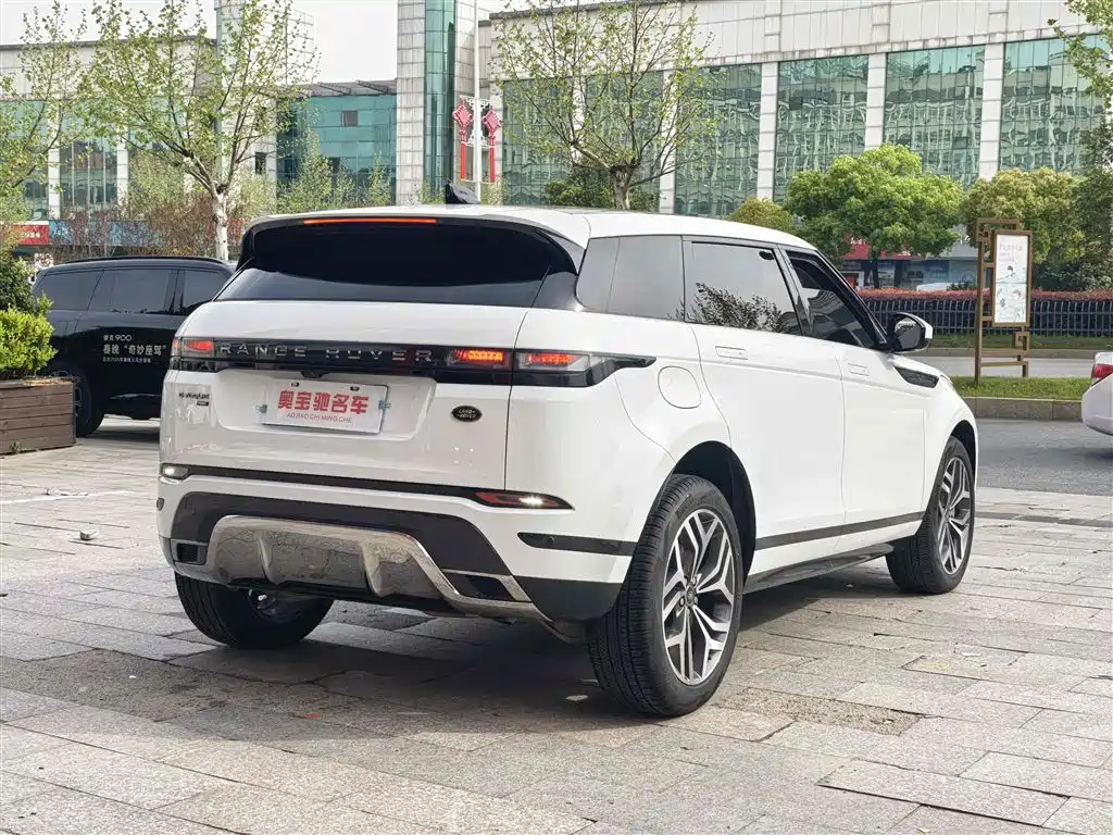 Land Rover Evoque 2023 — фото 7