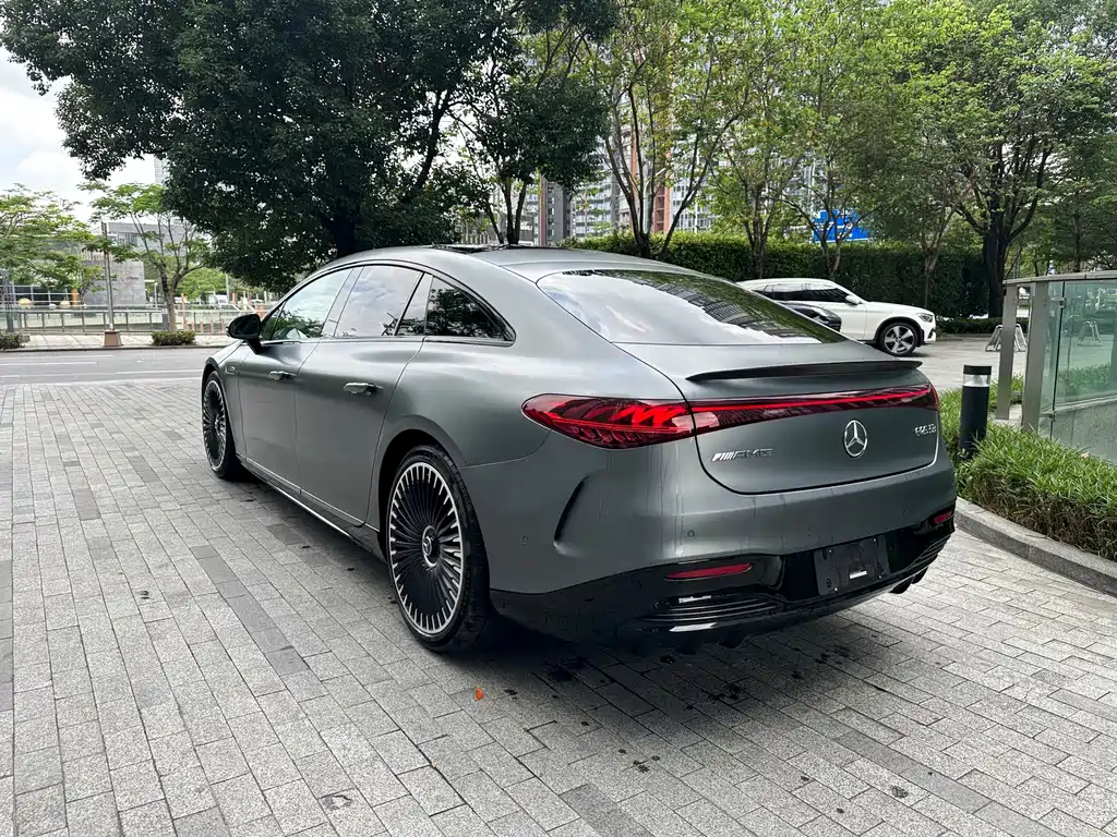 Mercedes-Benz EQS AMG 2023 — фото 6