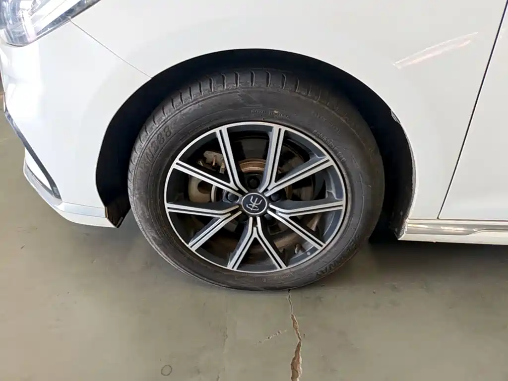 BYD Song MAX New Energy 2022 — фото 23