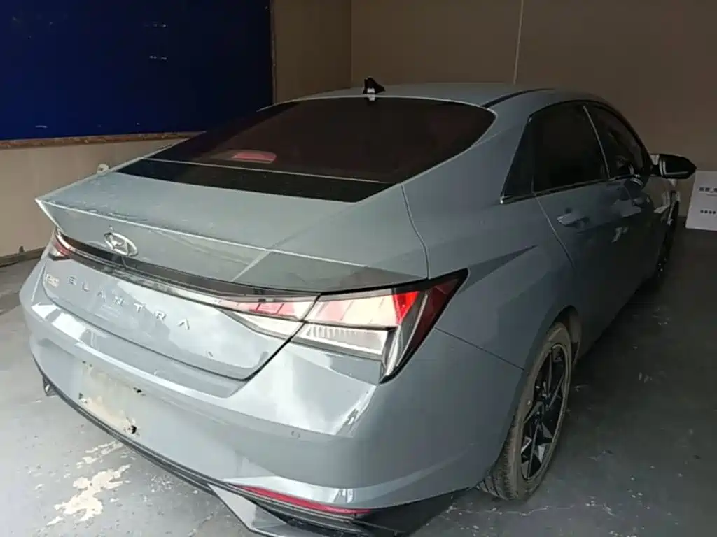 Hyundai Elantra 2021