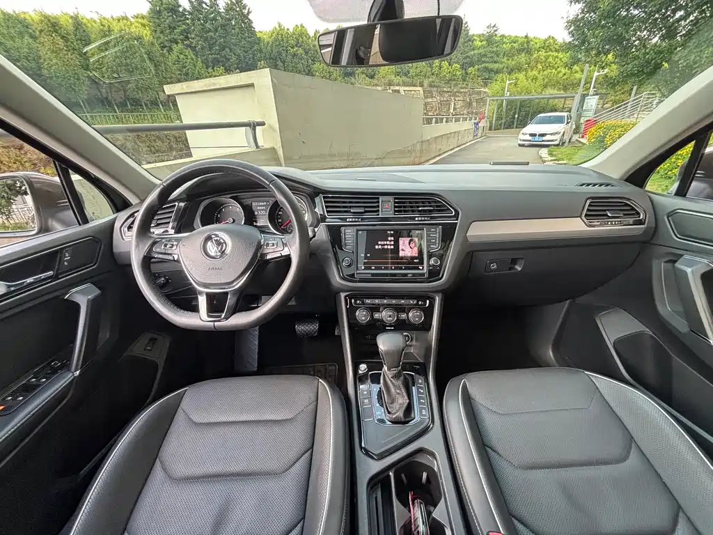 Volkswagen Tiguan L 2017 — фото 11