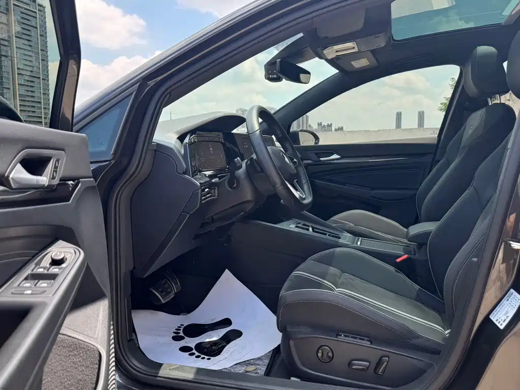 Volkswagen Golf 2022
