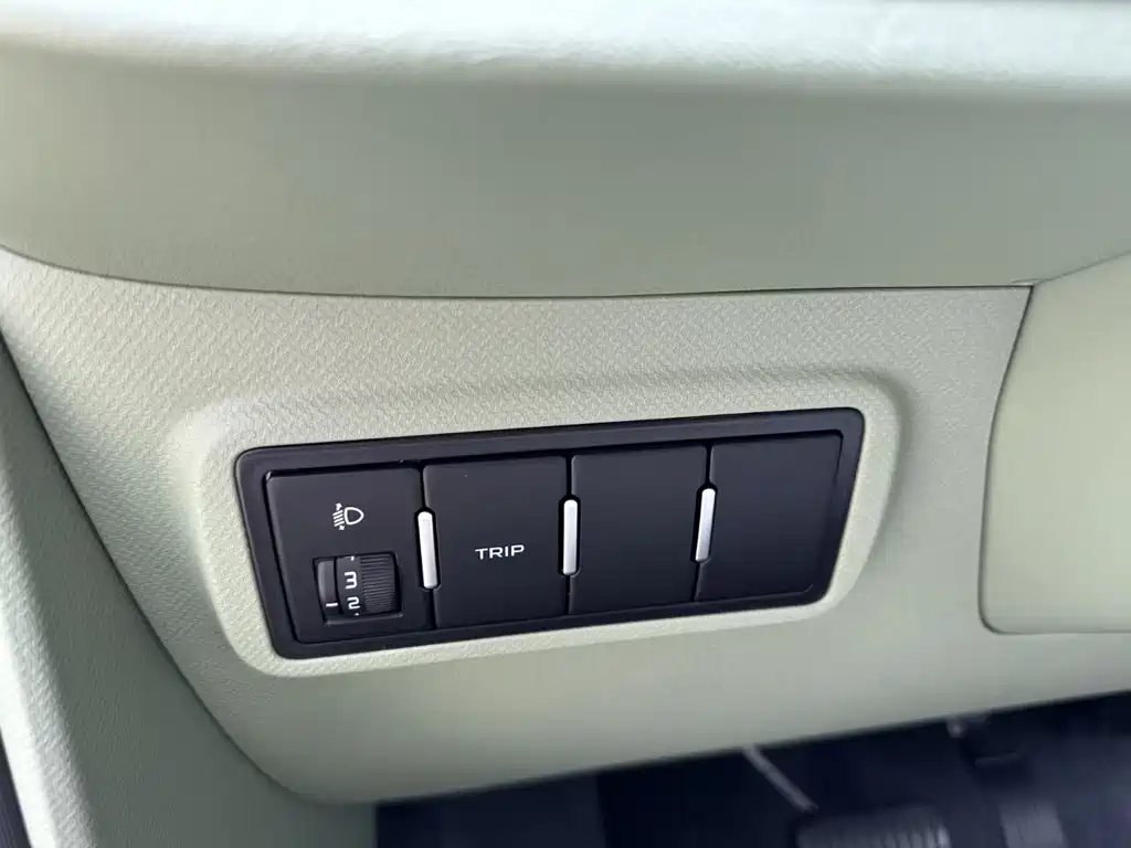 Geely Galaxy Panda 2025 — фото 15