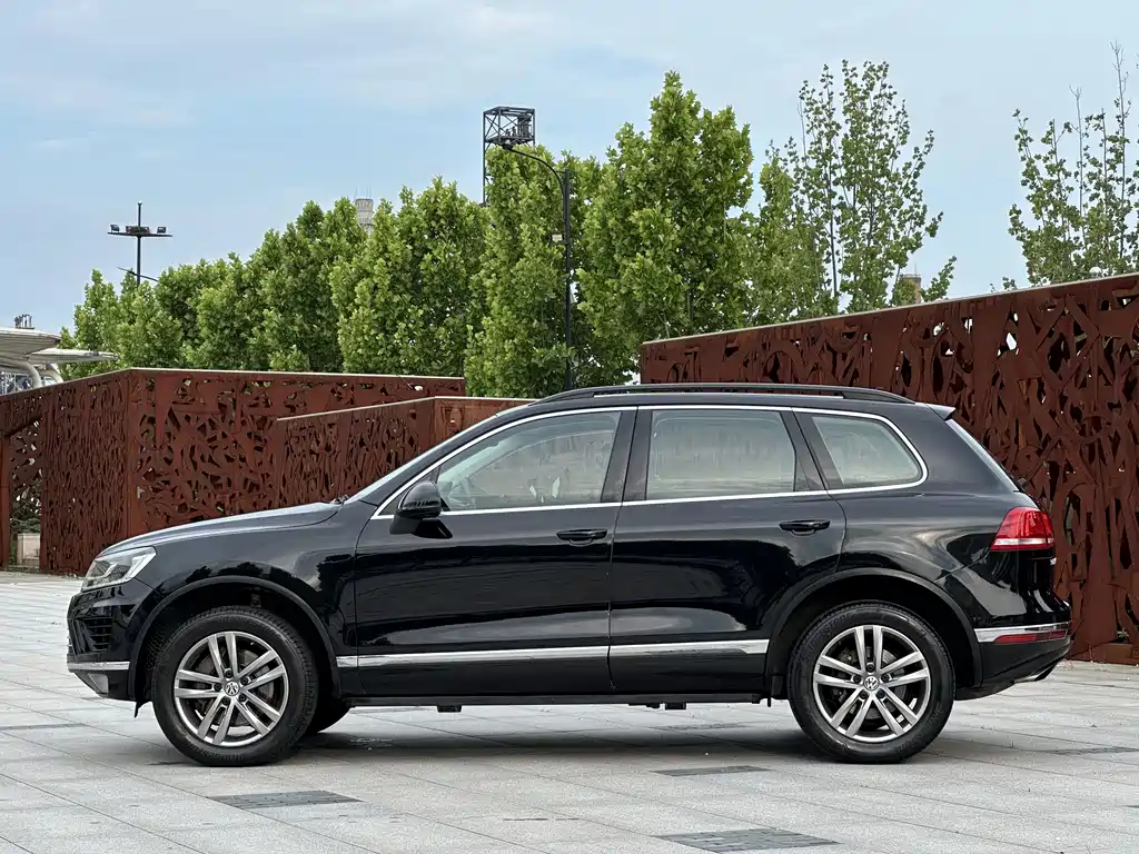 Volkswagen Touareg 2017 — фото 4