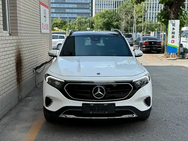 Mercedes-Benz EQB 2023
