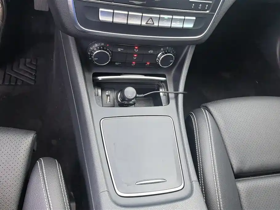 Mercedes-Benz GLA 2018 — фото 16