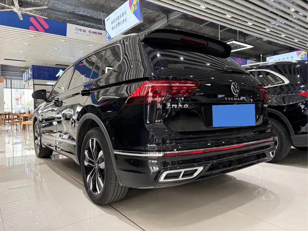 Volkswagen Tiguan L 2023 — фото 3