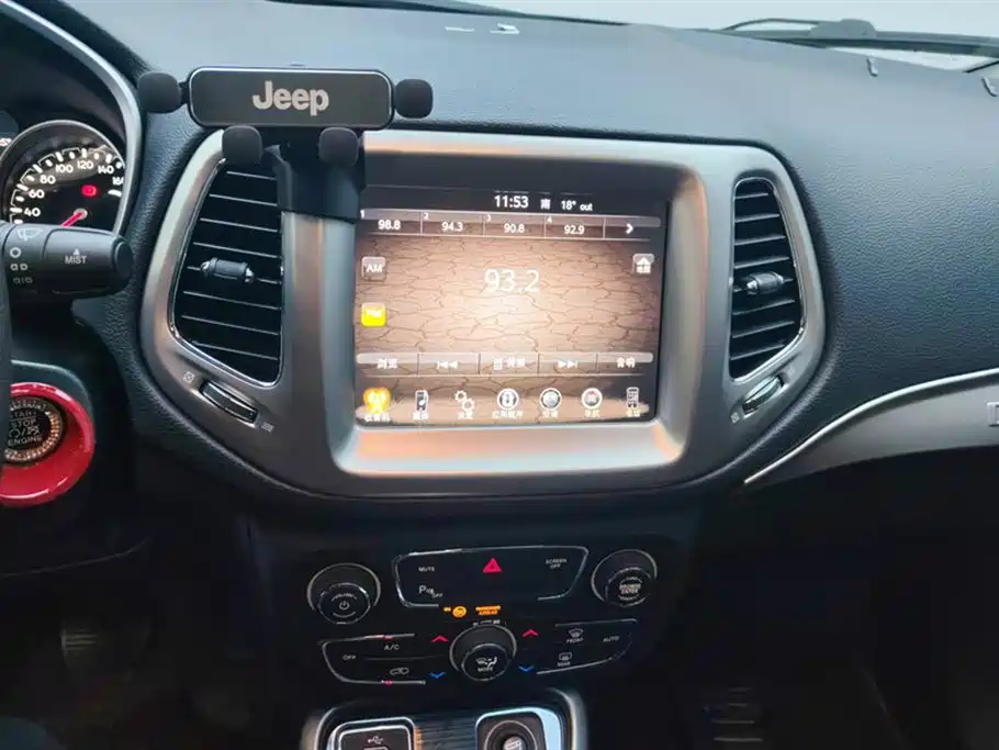 Jeep Compass 2018 — фото 13