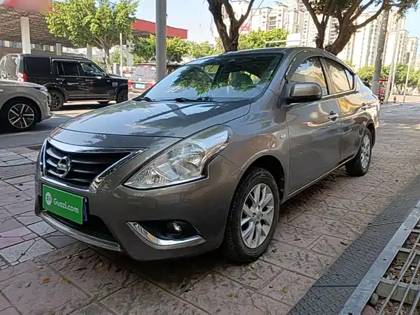 Nissan Sunny 2015