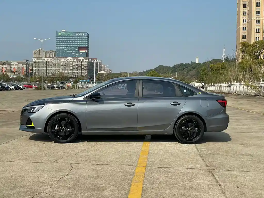 Roewe MAX 2021