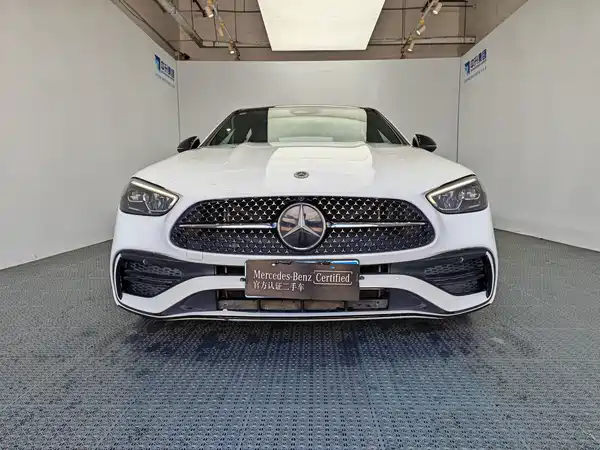 Mercedes-Benz C-Class 2024