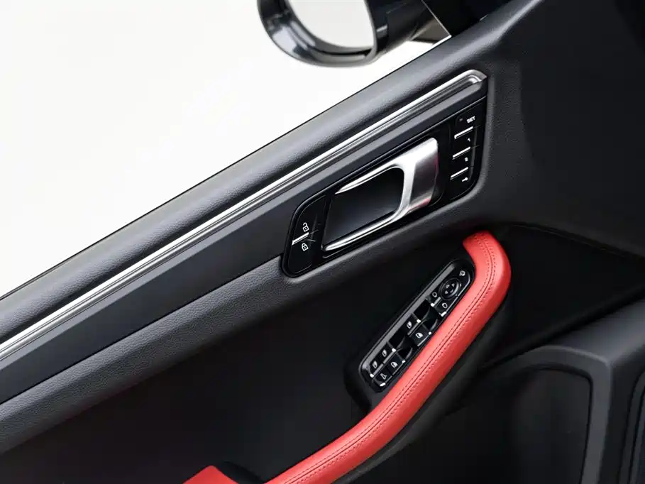 Porsche Macan 2019 — фото 13