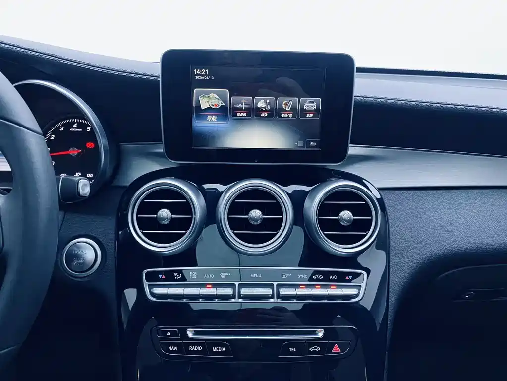 Mercedes-Benz GLC 2016 — фото 12