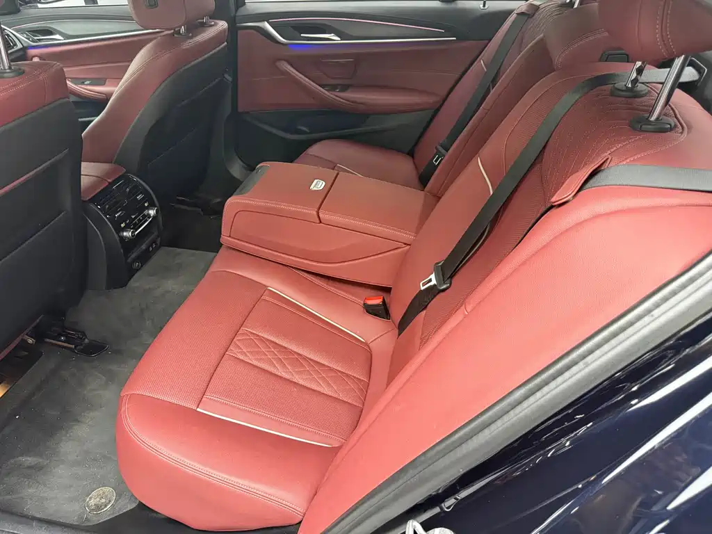 BMW 5 Series 2023 — фото 13