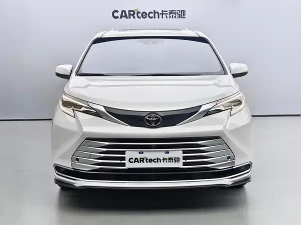 Toyota Sienna 2024
