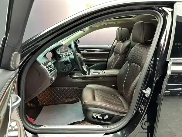 BMW 7 Series 2021