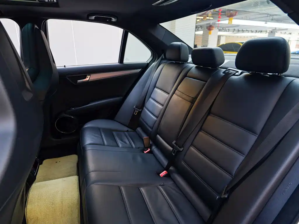 Mercedes-Benz C-Class AMG 2011 — фото 18