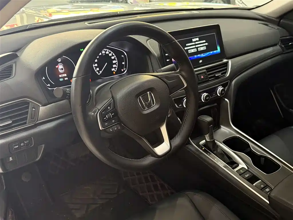 Honda Accord 2022 — фото 13