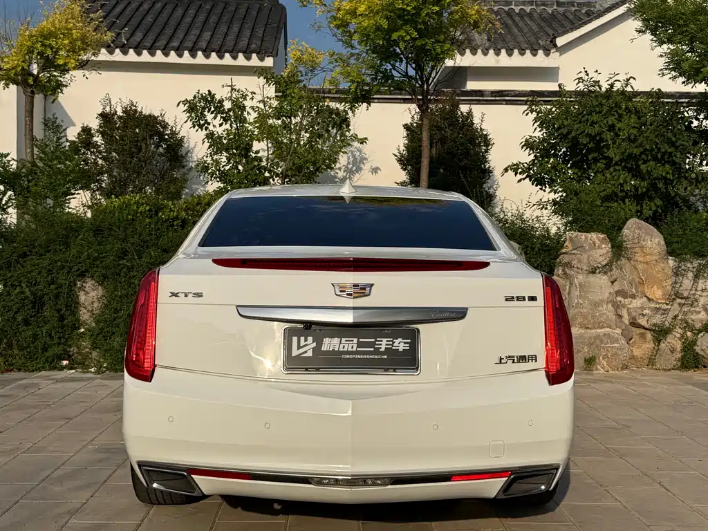 Cadillac XTS 2017 — фото 8
