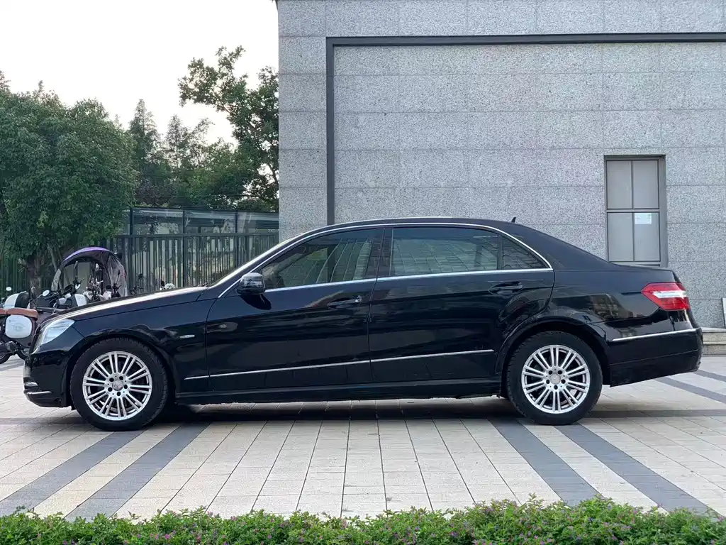Mercedes-Benz E-Class 2012