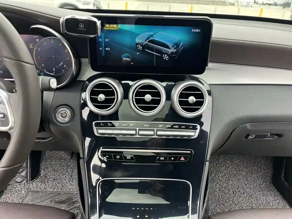 Mercedes-Benz GLC 2020 — фото 32