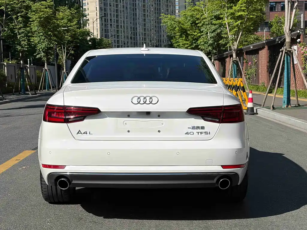 Audi A4L 2018 — фото 16