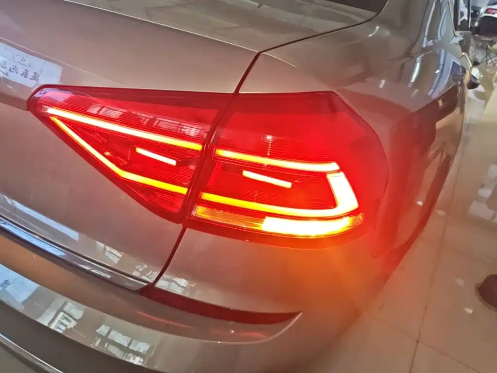 Volkswagen Passat 2016 — фото 8
