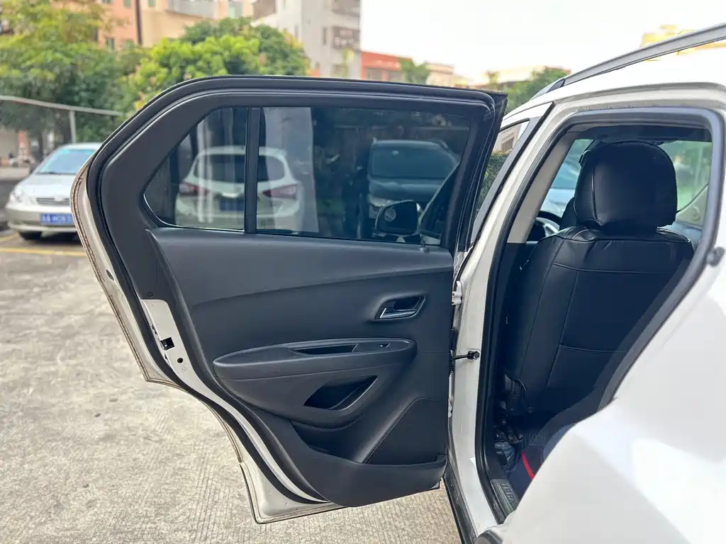 Chevrolet Trax 2017 — фото 15