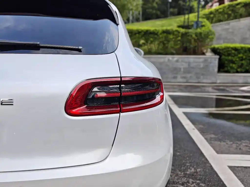 Porsche Macan 2016 — фото 32