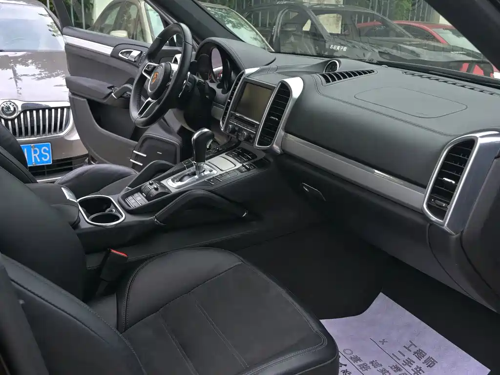 Porsche Cayenne 2016 — фото 14