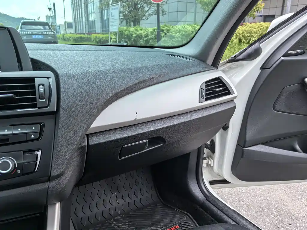 BMW 1 Series 2014 — фото 14