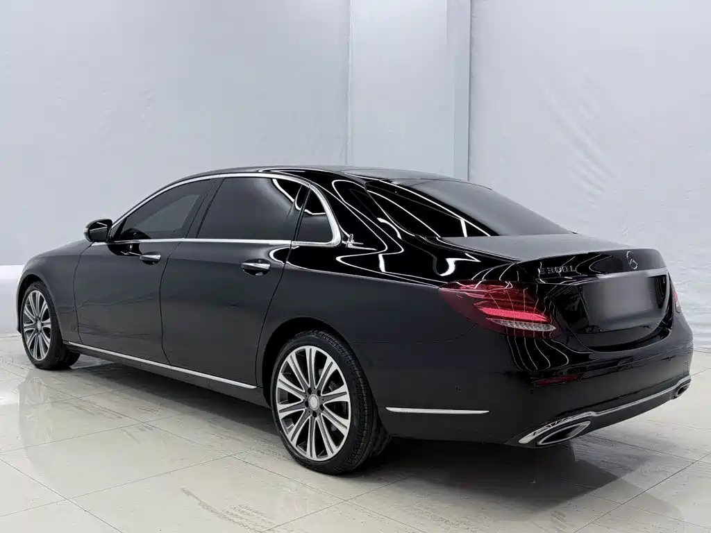 Mercedes-Benz E-Class 2016 — фото 8