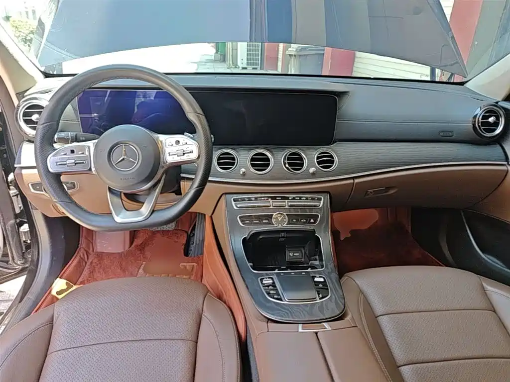 Mercedes-Benz E-Class 2020 — фото 10