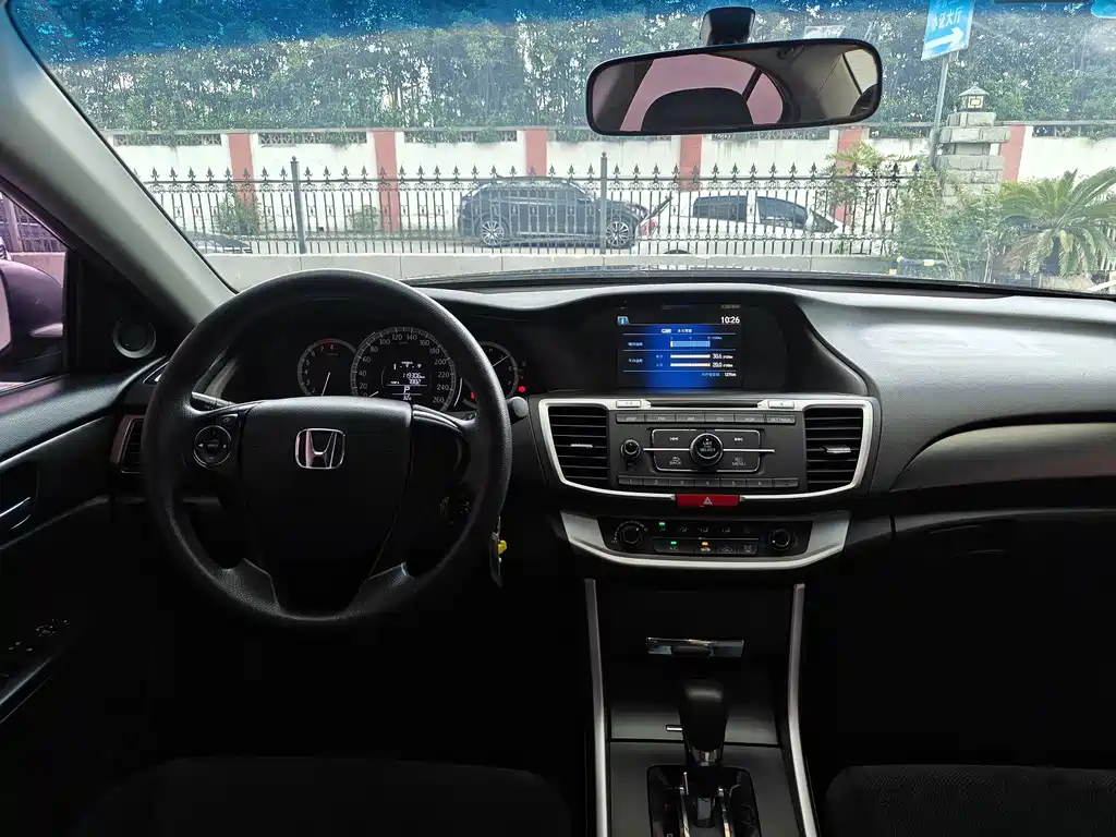 Honda Accord 2015 — фото 11