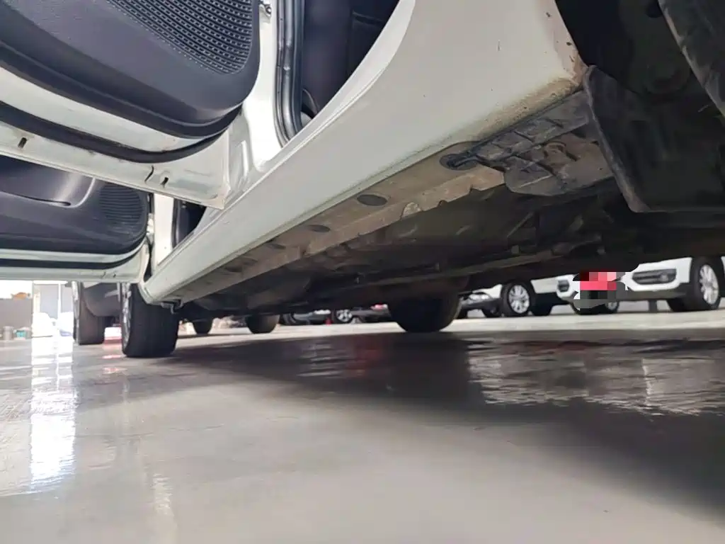 Toyota Yaris L 2015 — фото 22