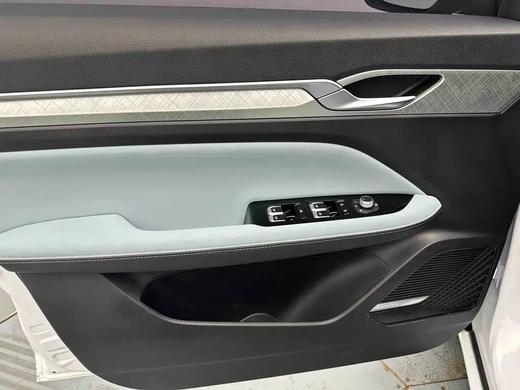 Geely Emgrand L 2022 — фото 10