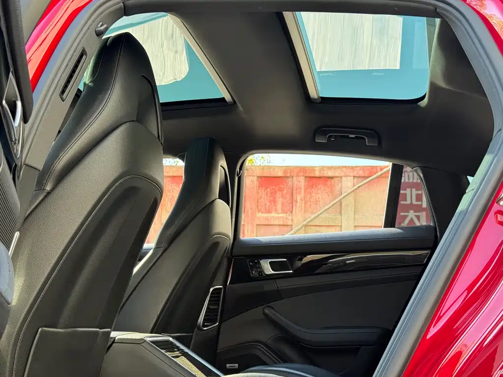 Porsche Panamera 2019 — фото 16