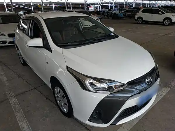 Toyota Yaris L 2022