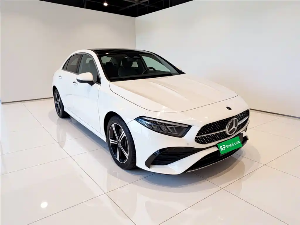 Mercedes-Benz A-Class 2024 — фото 7
