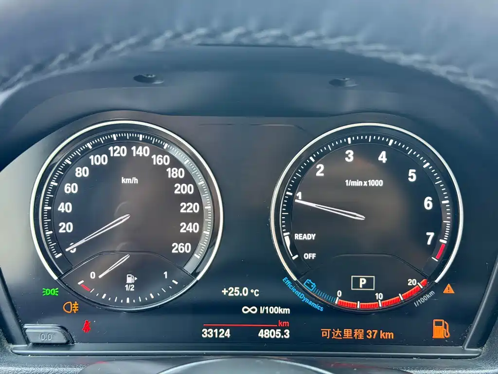 BMW 1 Series 2022 — фото 10