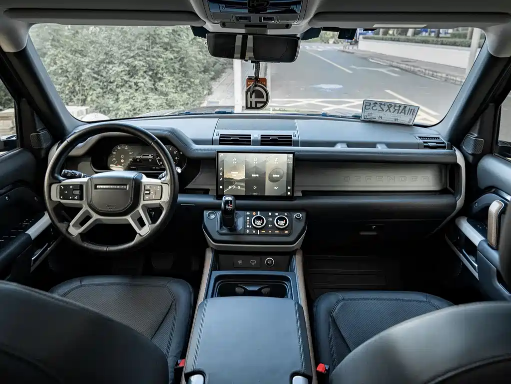Land Rover Defender 2022 — фото 7