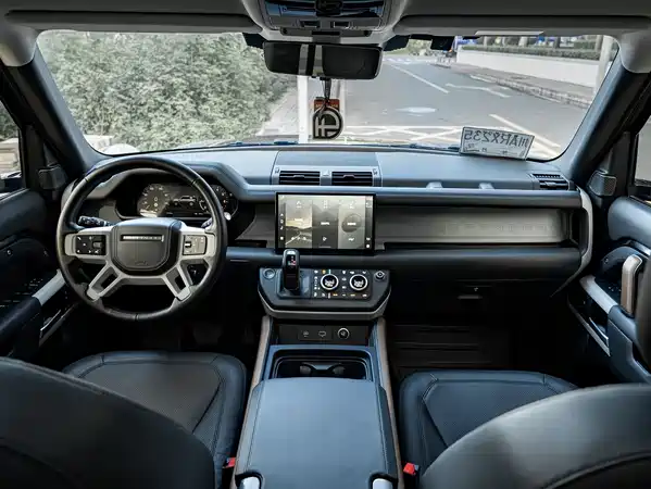 Land Rover Defender 2022