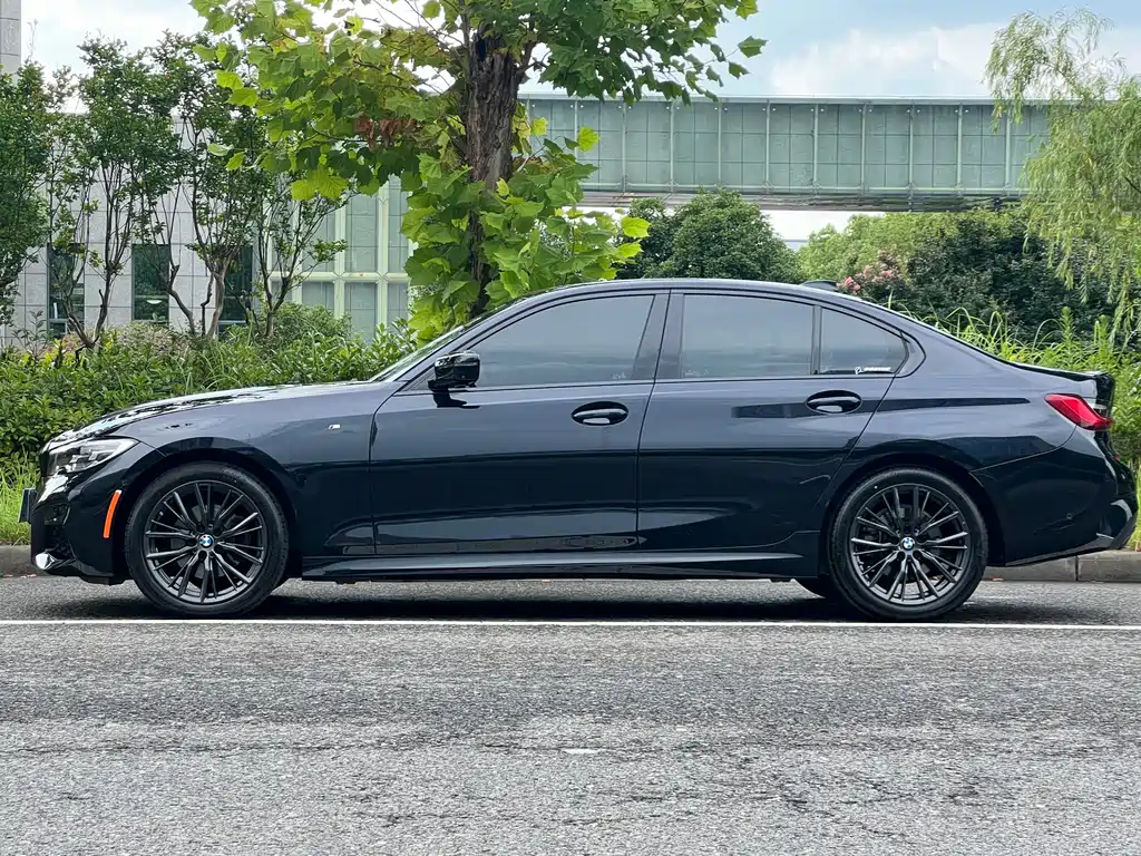BMW 3 Series 2021