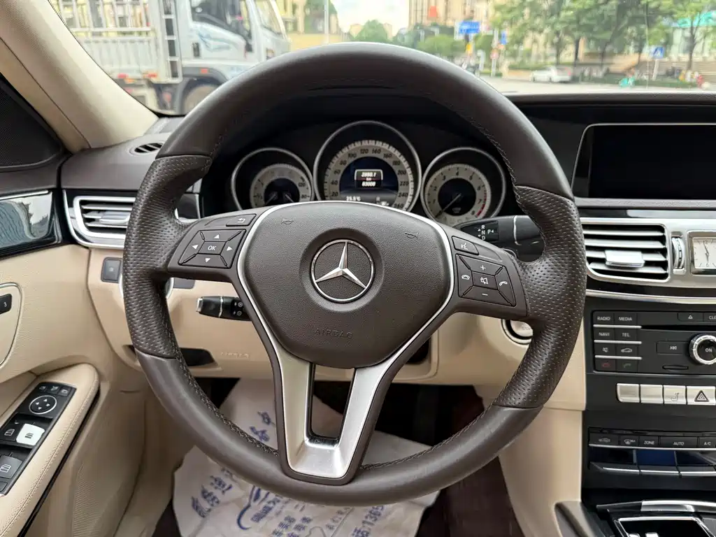 Mercedes-Benz E-Class 2016 — фото 11