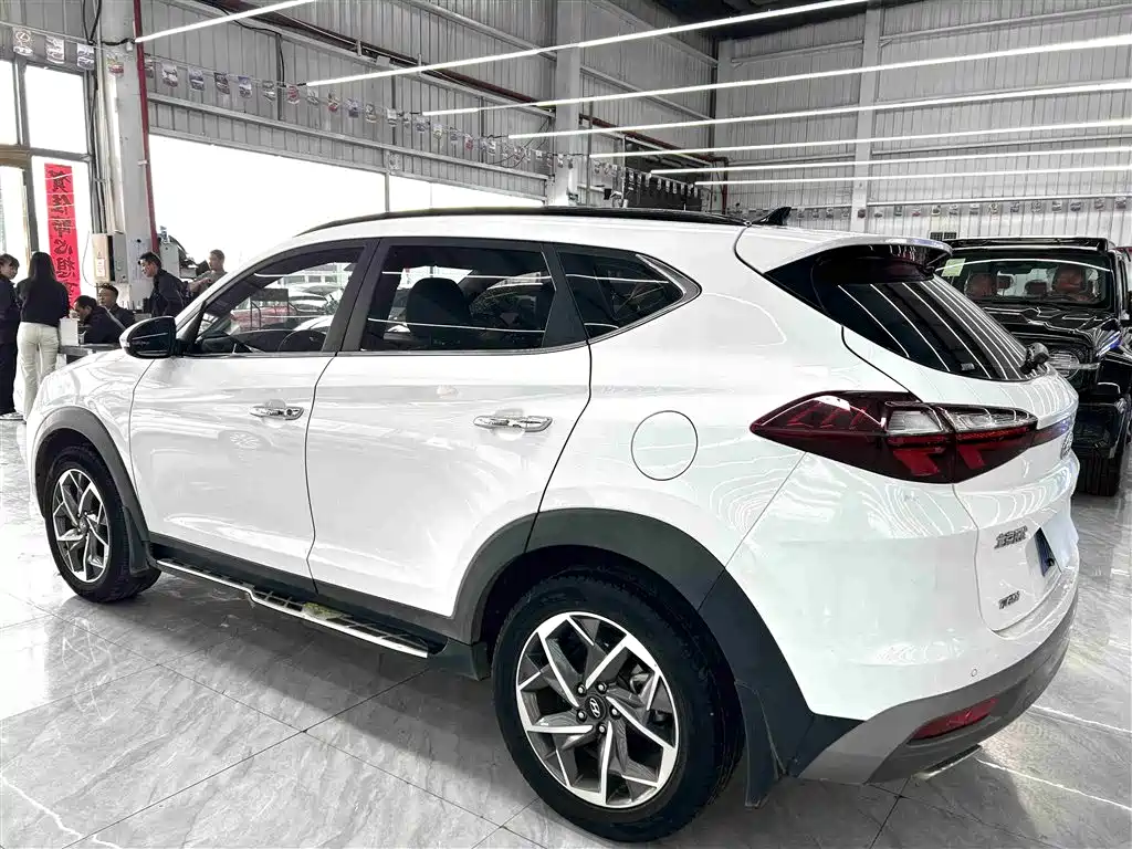 Hyundai Tucson 2021 — фото 10