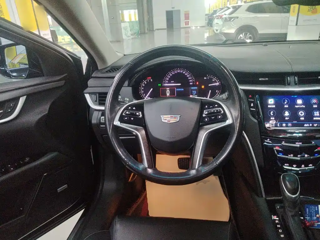 Cadillac XTS 2019 — фото 11