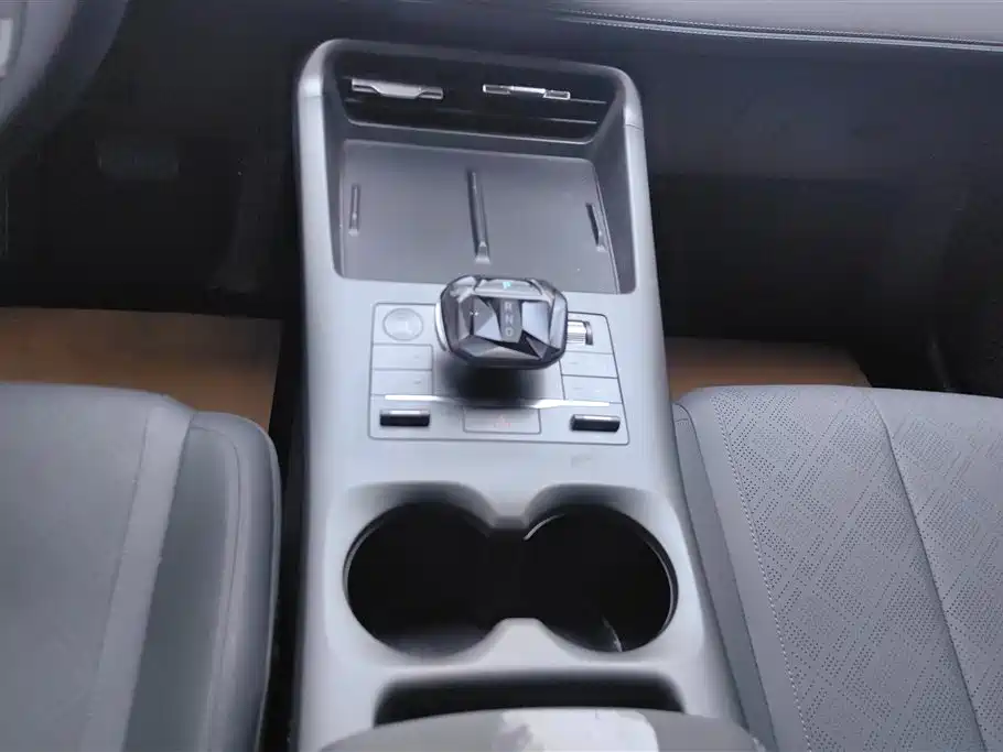 BYD Qin PLUS 2025 — фото 16