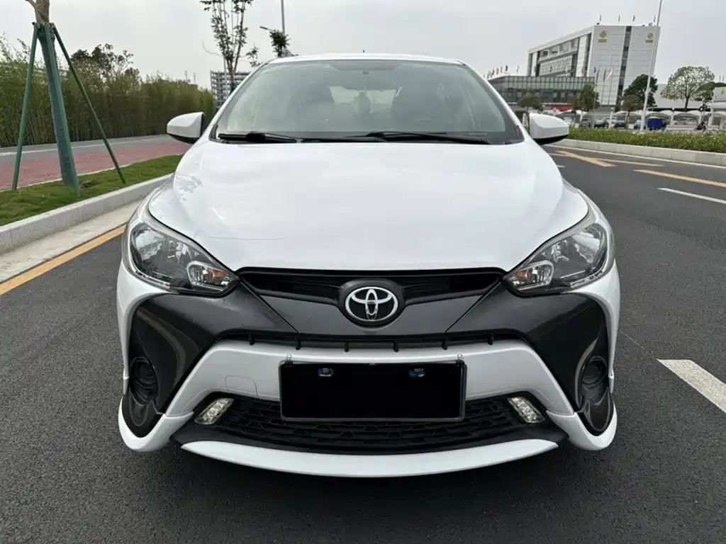 Toyota Yaris L 2018 — фото 15