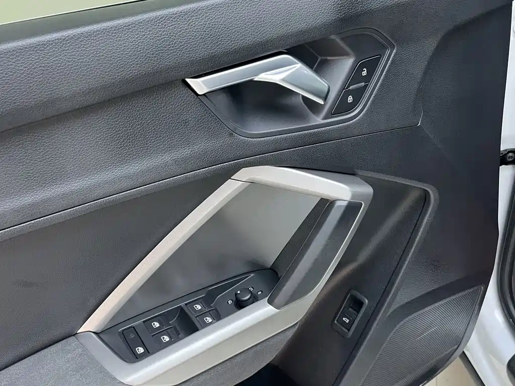 Audi Q3 2022 — фото 16